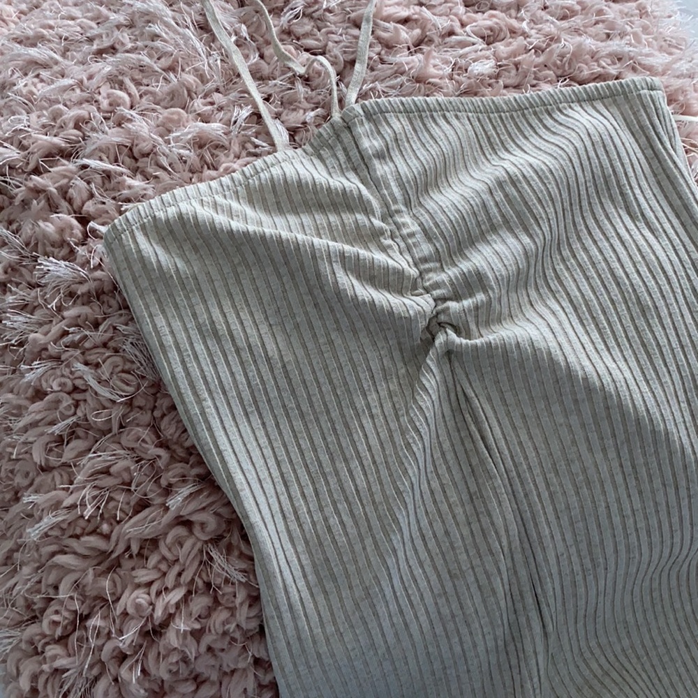 โจ๐HP๐โจ ๐๐๐๐ ๐ก๐ช๐ง ๐ญ๐ฎ๐ฟ๐ฎ โข Ruched Rib Jumpsuit - Picture 13 of 15